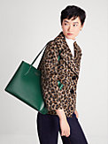 All Day Pop Leopard Tote Bag aus schraffiertem Leder, groß, , s7productThumbnail