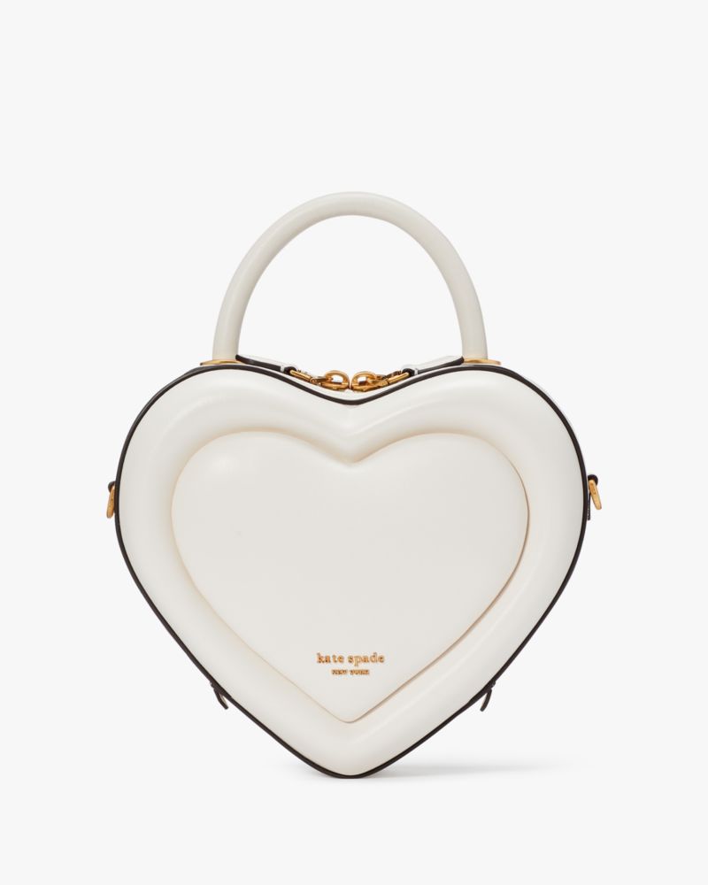 普段使いもできる結婚式バッグに出会える人気の定番ブランドは、ケイト・スペード ニューヨークのピッターパッター 3Dハートクロスボディ