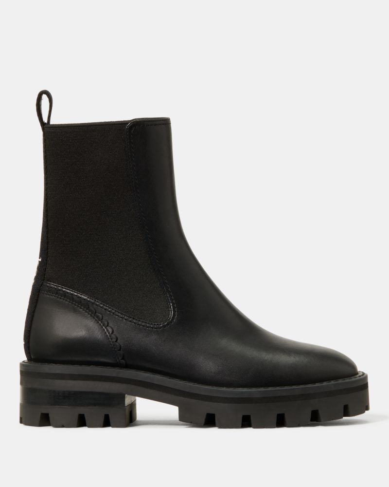 CHELSEA BOOTS
