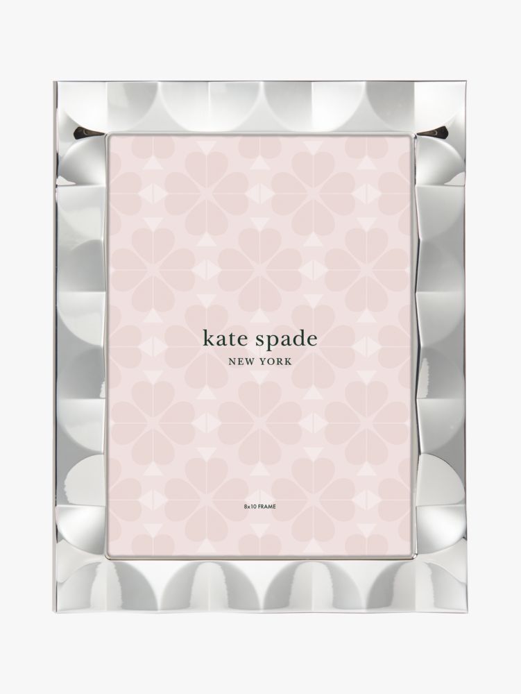 Kate Spade South Street 8x10 Scallop Frame. 1